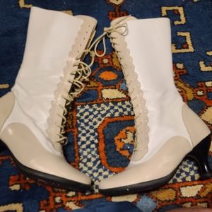 John fluevog fellowship hi katrin wedding boots size 6.